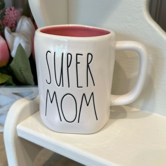 🌷 SUPER MOM Mug by Rae Dunn - Picture 1 of 4